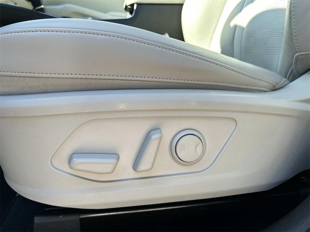 used 2024 Kia Sorento car, priced at $39,995