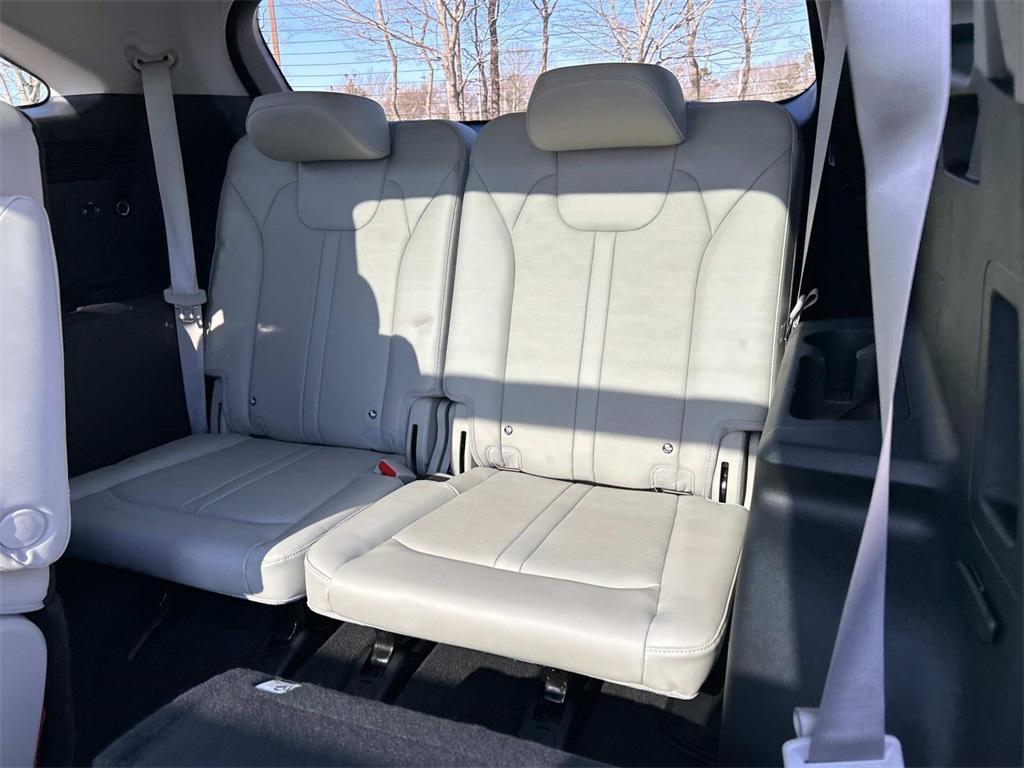 used 2024 Kia Sorento car, priced at $39,995