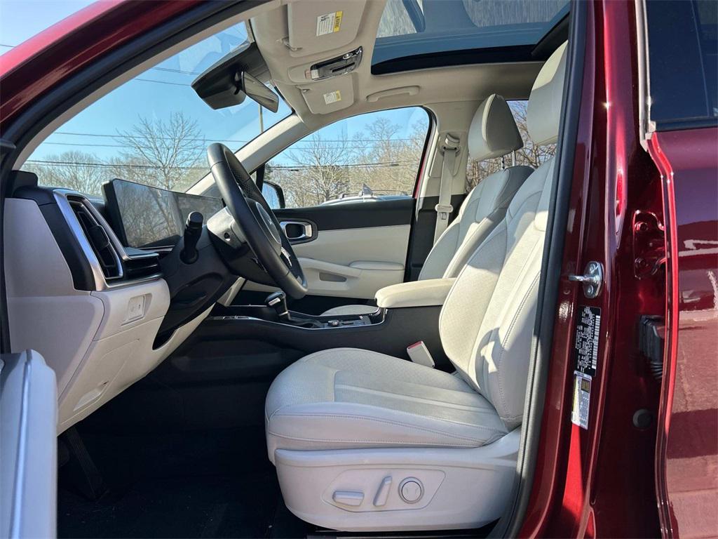 used 2024 Kia Sorento car, priced at $39,995
