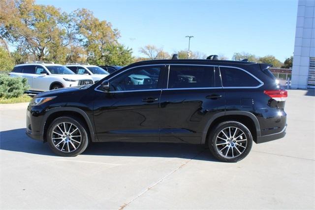 used 2018 Toyota Highlander car, priced at $24,752