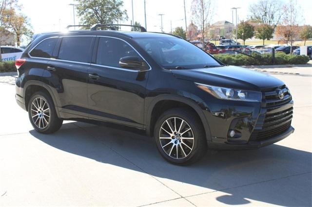 used 2018 Toyota Highlander car, priced at $24,752