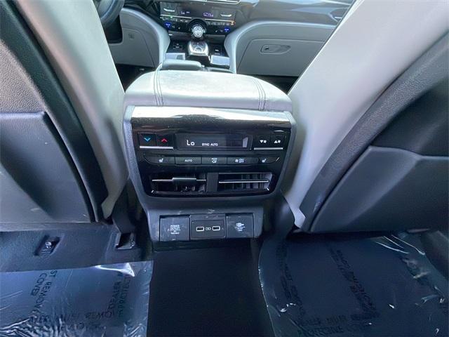 used 2022 Acura MDX car, priced at $30,697