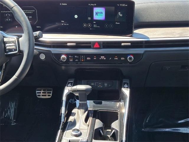 used 2024 Kia Sorento car, priced at $38,997