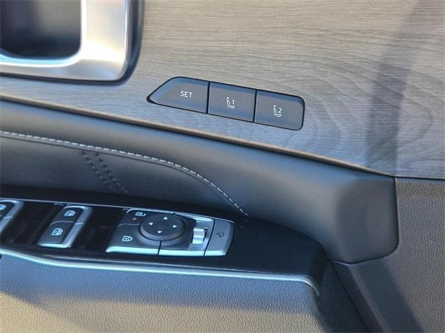 used 2024 Kia Sorento car, priced at $38,997