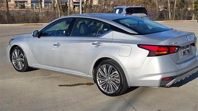 used 2023 Nissan Altima car, priced at $23,498