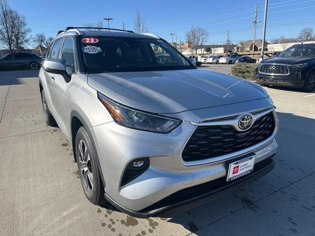 used 2023 Toyota Highlander car, priced at $42,498