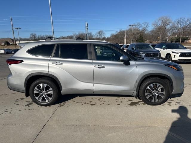 used 2023 Toyota Highlander car, priced at $42,498