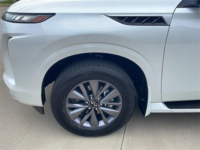 new 2026 INFINITI QX80 car, priced at $90,800