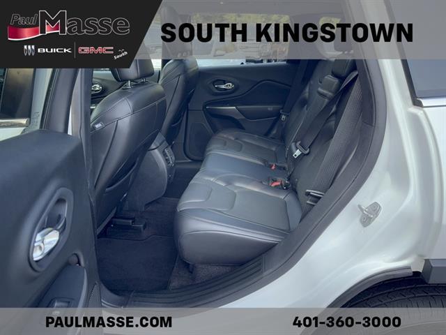 used 2019 Jeep Cherokee car