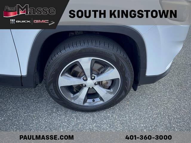 used 2019 Jeep Cherokee car