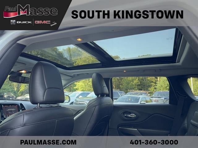 used 2019 Jeep Cherokee car