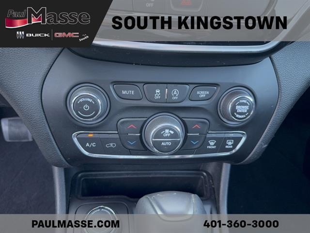 used 2019 Jeep Cherokee car