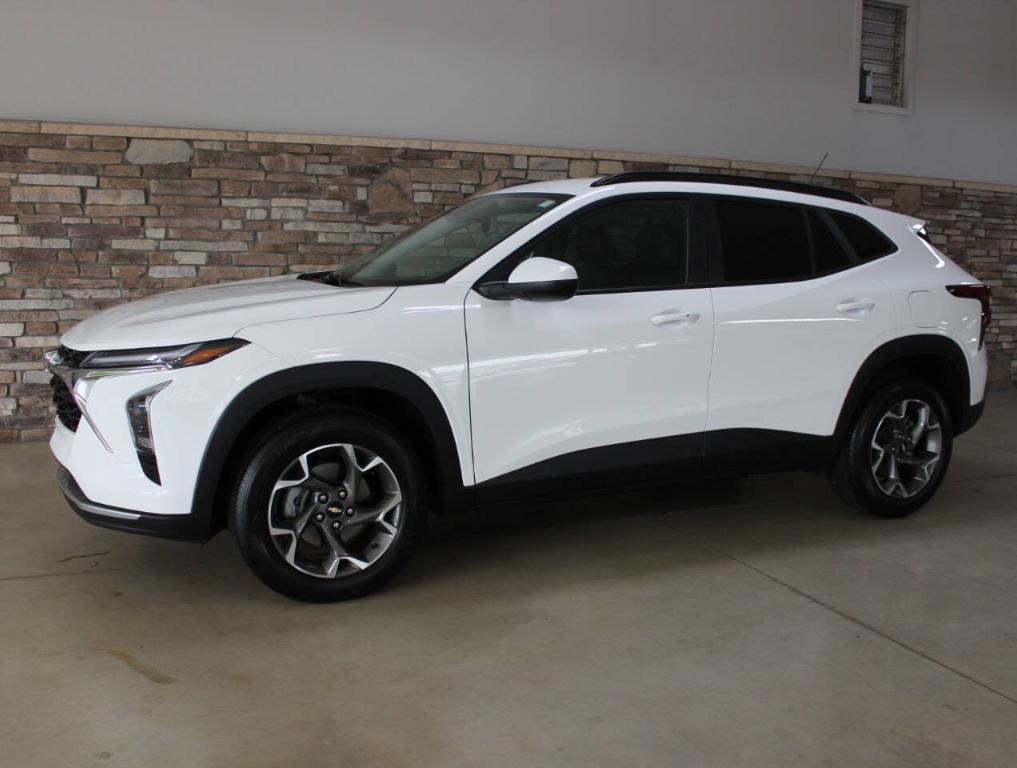 used 2024 Chevrolet Trax car, priced at $23,900