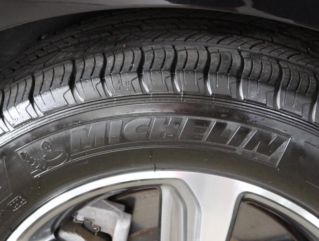 used 2024 Ford Edge car, priced at $33,900