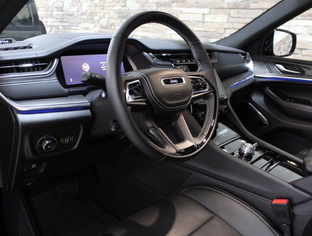 used 2023 Jeep Grand Cherokee car, priced at $45,900