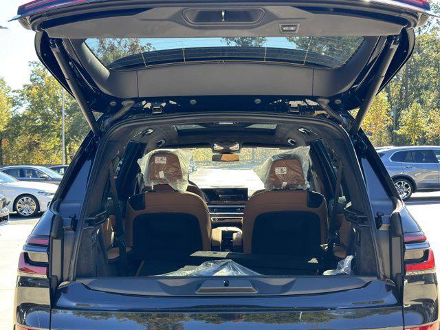 new 2026 BMW X7 car, priced at $101,195