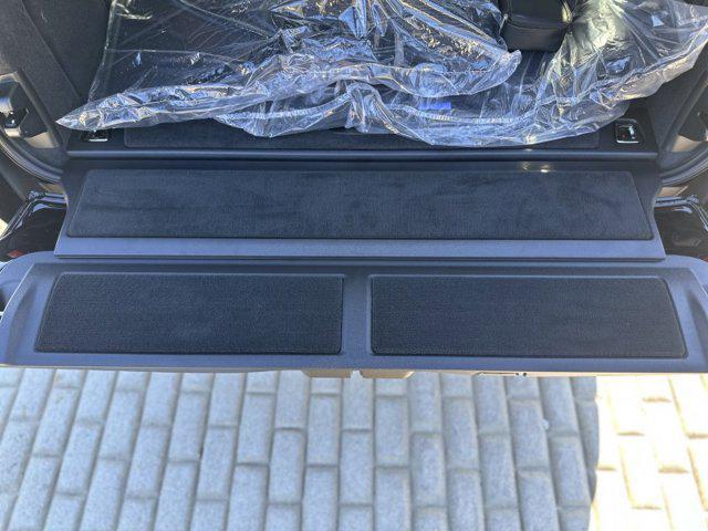 new 2026 BMW X7 car, priced at $101,195