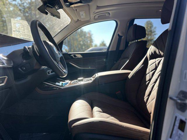 new 2026 BMW X7 car, priced at $95,685