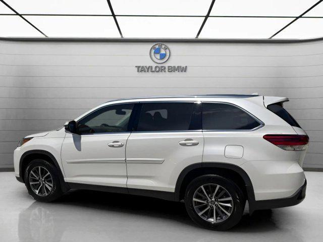 used 2019 Toyota Highlander car, priced at $26,980