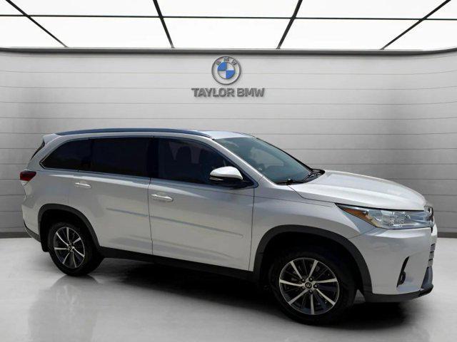 used 2019 Toyota Highlander car, priced at $26,980