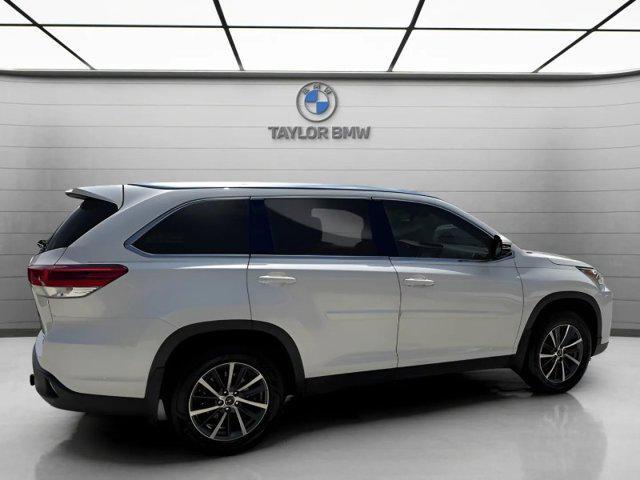 used 2019 Toyota Highlander car, priced at $26,980