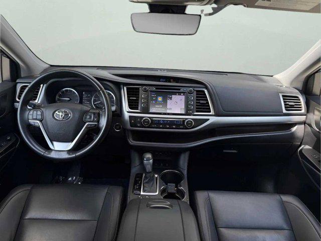 used 2019 Toyota Highlander car, priced at $26,980