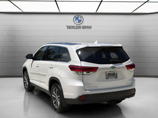 used 2019 Toyota Highlander car, priced at $26,980