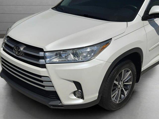 used 2019 Toyota Highlander car, priced at $26,980