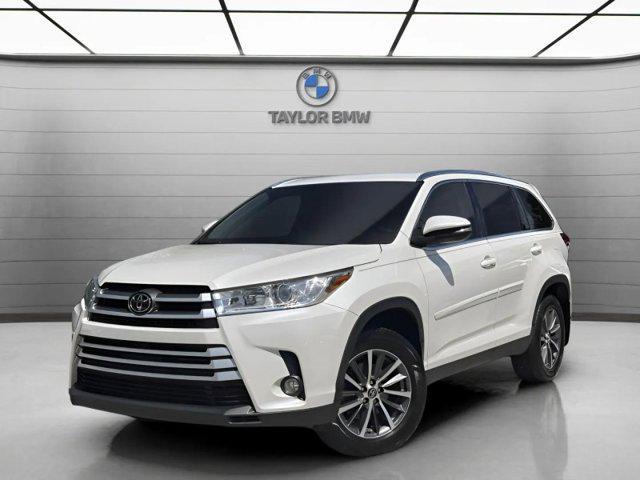 used 2019 Toyota Highlander car, priced at $26,980