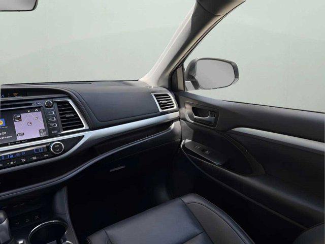 used 2019 Toyota Highlander car, priced at $26,980