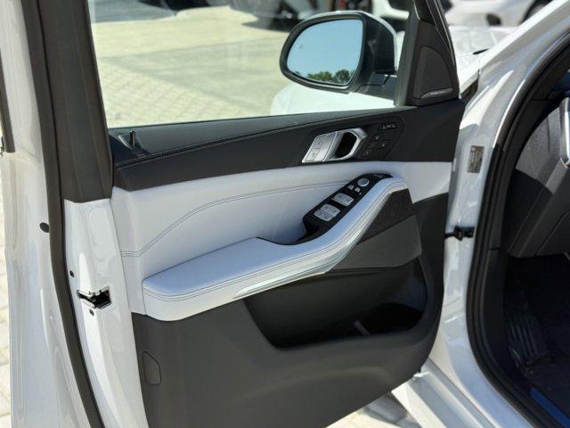 new 2026 BMW X7 car, priced at $96,435