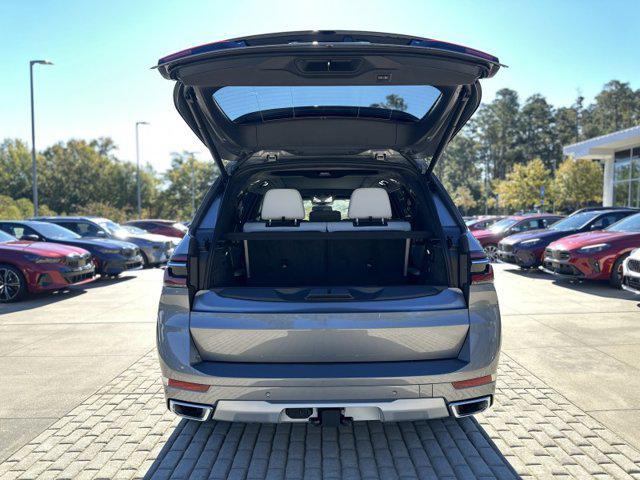 new 2026 BMW X7 car, priced at $94,435
