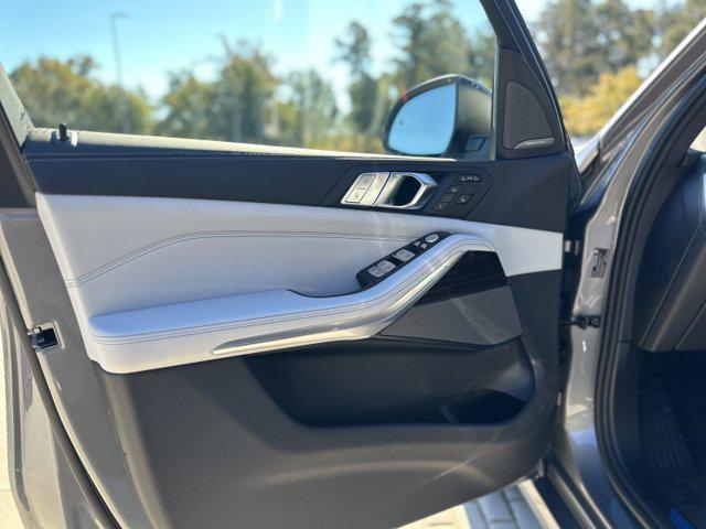 new 2026 BMW X7 car, priced at $97,095