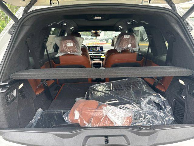 new 2025 BMW X7 car, priced at $123,210
