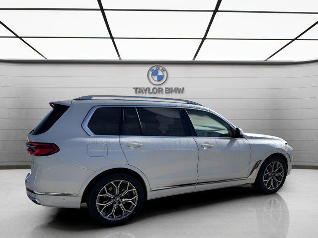 new 2025 BMW X7 car, priced at $92,710