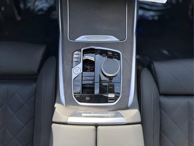 new 2025 BMW X7 car, priced at $92,710