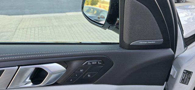 new 2026 BMW X7 car, priced at $100,785