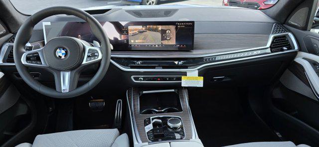 new 2026 BMW X7 car, priced at $100,785