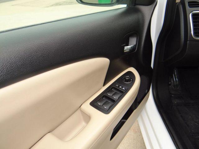 used 2012 Chrysler 200 car, priced at $9,995