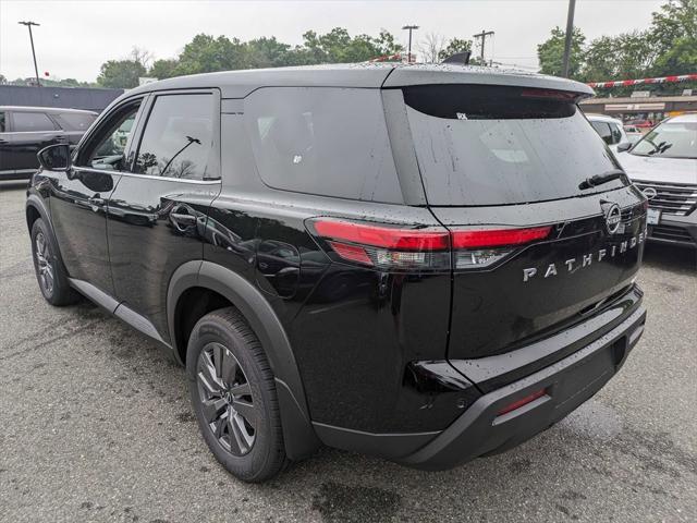 new 2024 Nissan Pathfinder car, priced at $40,480