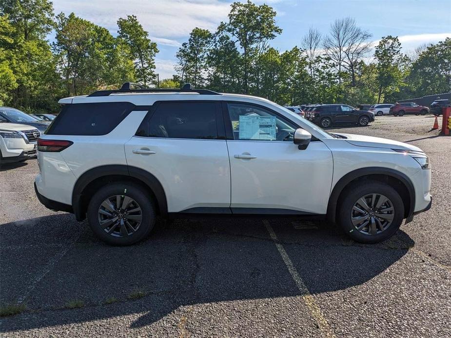 new 2024 Nissan Pathfinder car, priced at $44,005