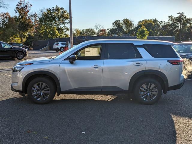 new 2024 Nissan Pathfinder car, priced at $40,570