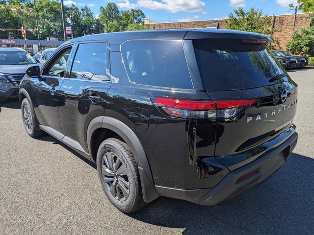 new 2024 Nissan Pathfinder car, priced at $40,480