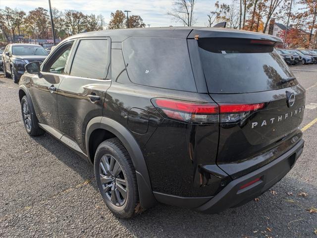 new 2024 Nissan Pathfinder car, priced at $40,480