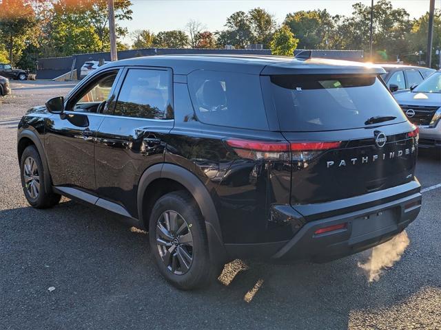 new 2024 Nissan Pathfinder car, priced at $40,480