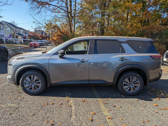 new 2024 Nissan Pathfinder car, priced at $40,480