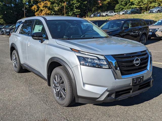 new 2024 Nissan Pathfinder car, priced at $40,570