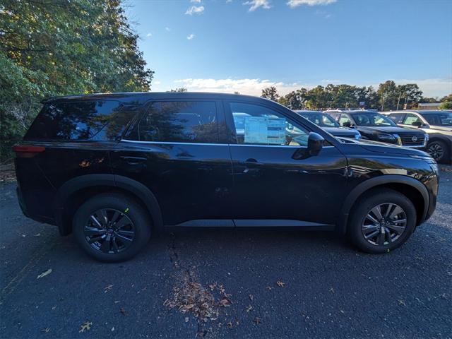 new 2024 Nissan Pathfinder car, priced at $40,480