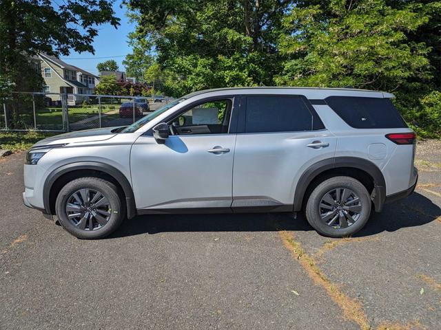 new 2024 Nissan Pathfinder car, priced at $40,480