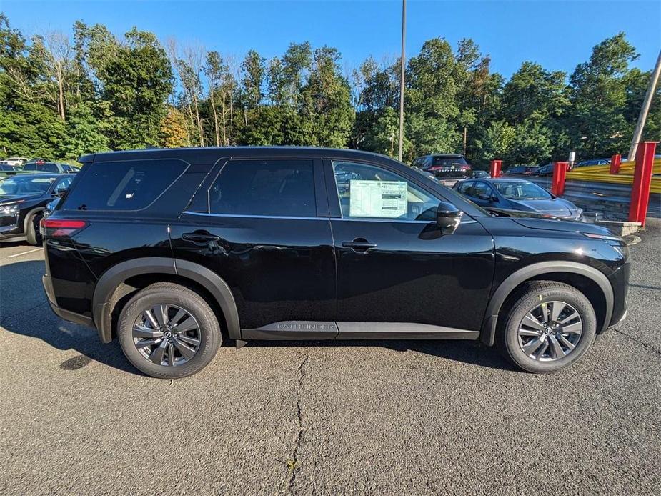 new 2024 Nissan Pathfinder car, priced at $40,480